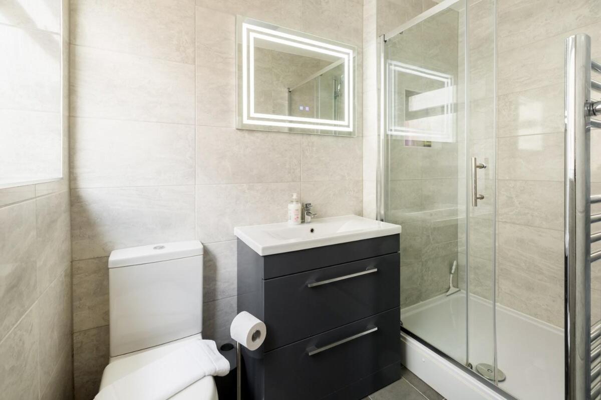 1-Bedroom Apartment In Leamington Spa With Free Parking エクステリア 写真