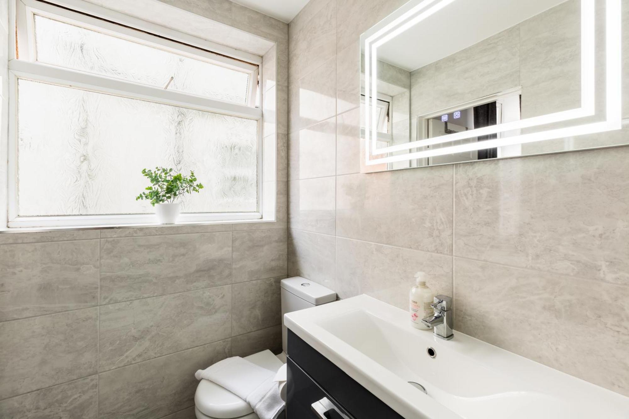 1-Bedroom Apartment In Leamington Spa With Free Parking エクステリア 写真